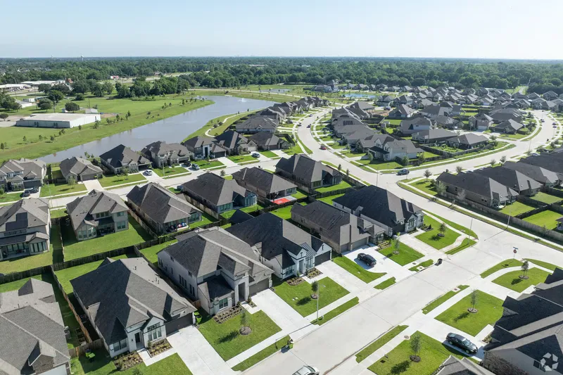 Aerial view of a master-planned neighborhood in Richmond, Texas