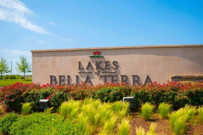 Lakes of Bella Terra community photo